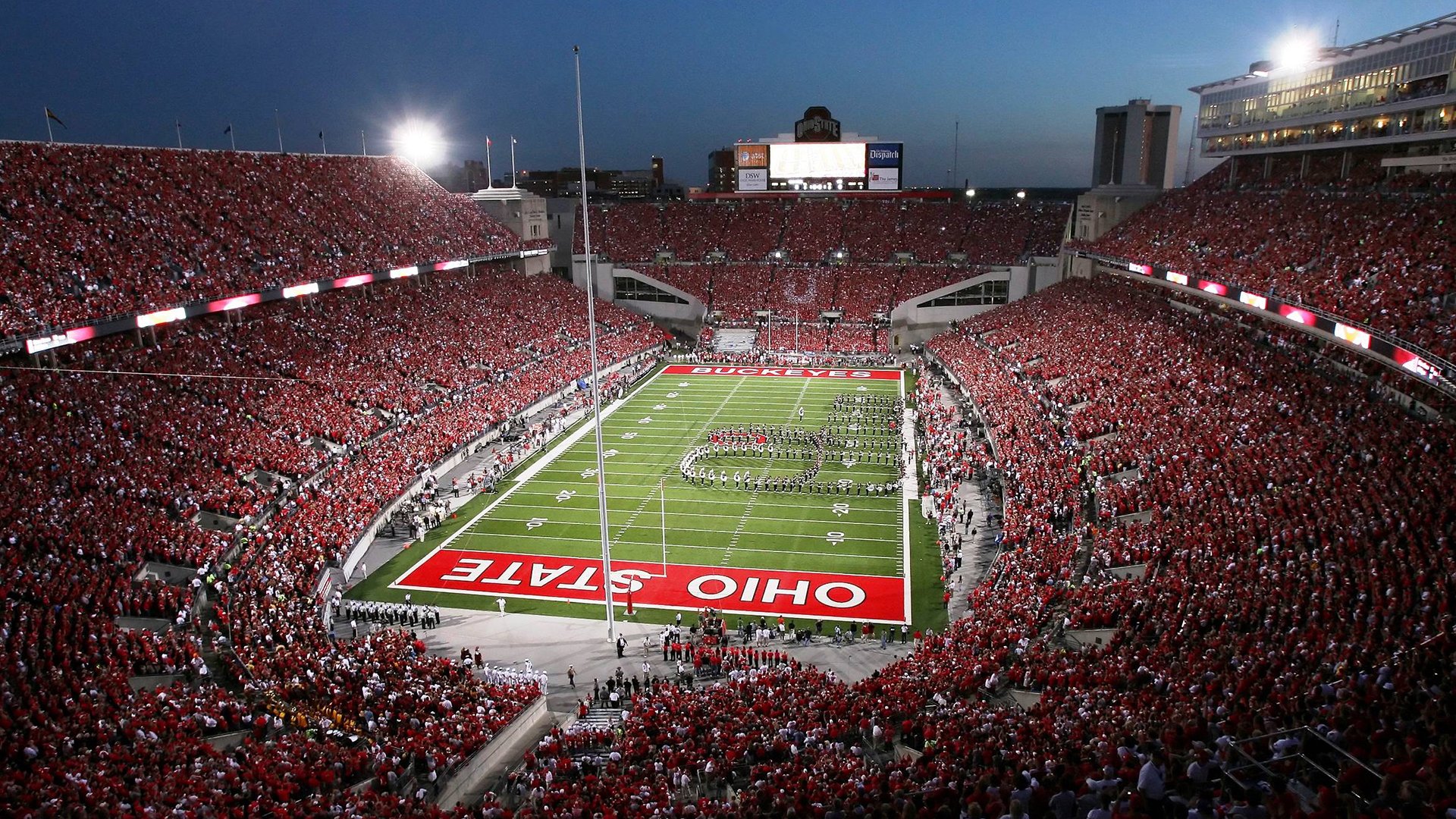 英超激战正酣,曼城逆转利物浦,阿森纳紧追榜首