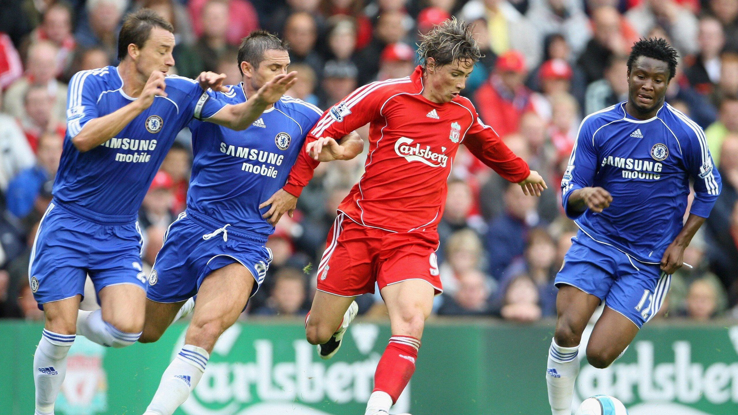 梅西第八次捧起金球奖 阿根廷巨星再创足坛历史